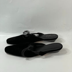 Stunning Beautiful VTG 100% Leather sole Vetvet Flat Slides Mules. (Size 7)