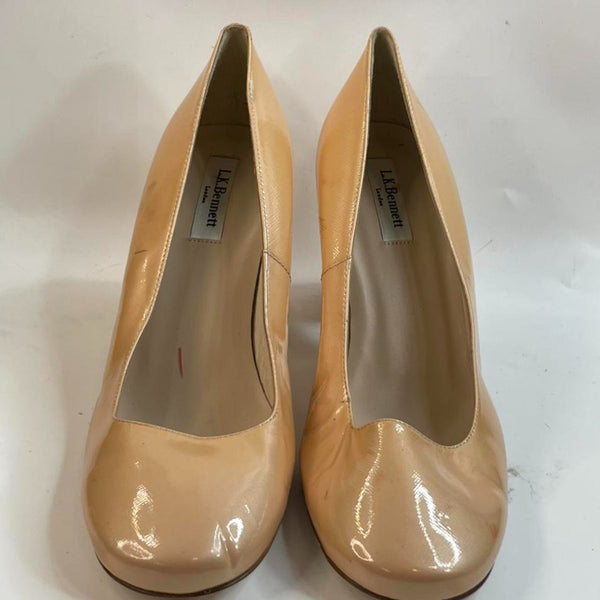 Beautiful Stunning Vintage Italian L. K. Bennett London Nude Shiny Leather Silver Heels Pumps (41)