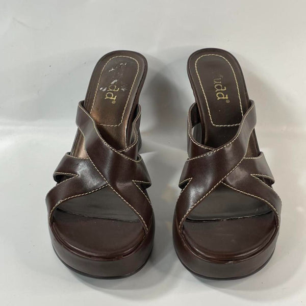 Beautiful Stunning Y2k Vintage brown platform chunky slide pumps by Mudd Slides