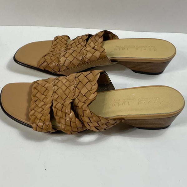 Beautiful Stunning Italian Made leather greeted slide. size 9.5