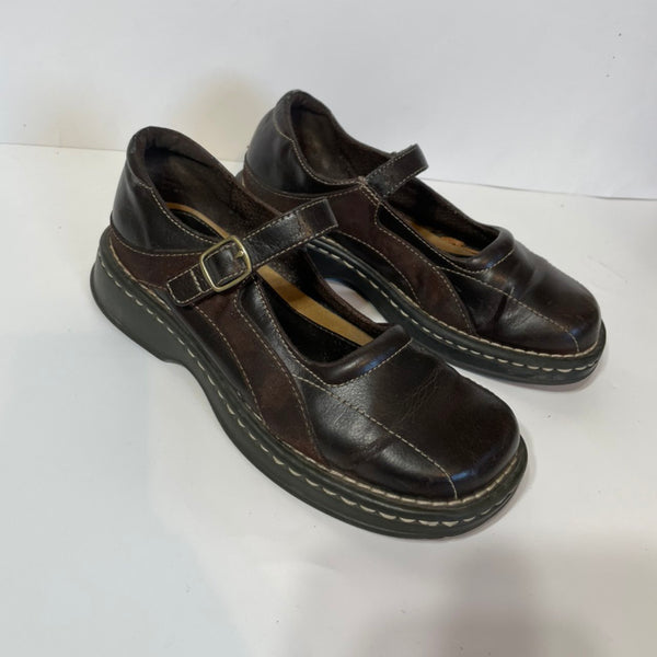 Beautiful Y2K vintage dark brown leather Mary Jane Coasters flats.