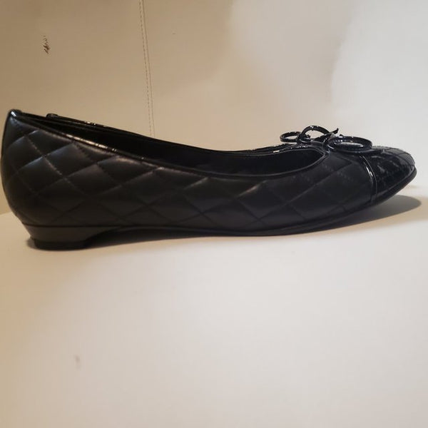 Stuart Weitzman vintage genuine leather flat. Size 7