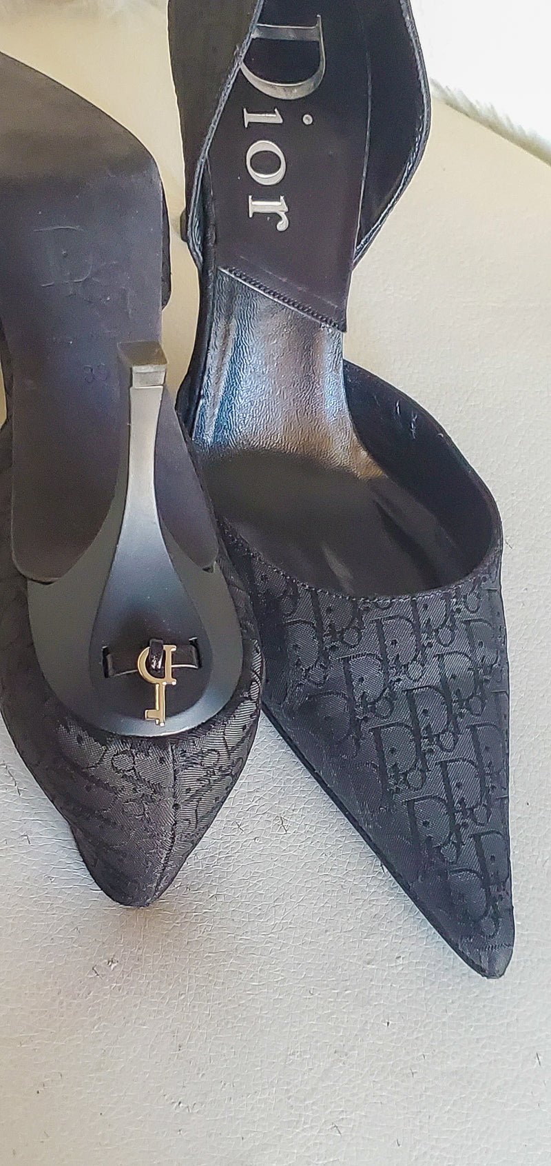 Christian Dior Gorgeous Luxury Heel (39).      (DS)