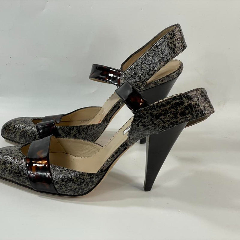 Beautiful Stunning Made In Italy Slingback Designers (ds) Heels by Oscar De La Rental.