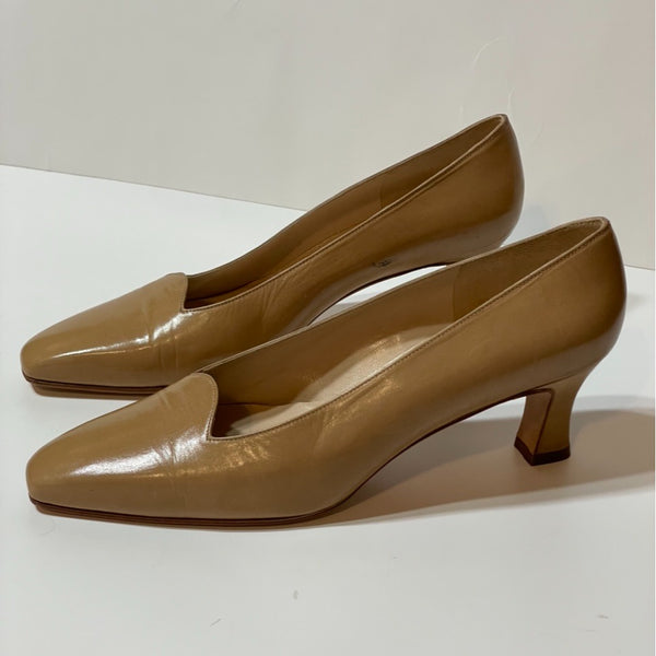 Stunning Vintage Designers (ds) Rene Mancini Caramel Tan 100% leather Loafers