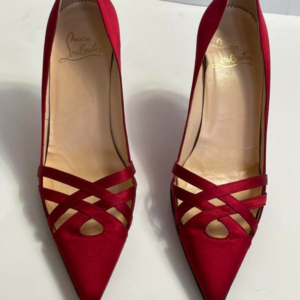 Beautiful Stunning Vintage Red Satin Christian louboutin Designers (ds) Heels Pumps