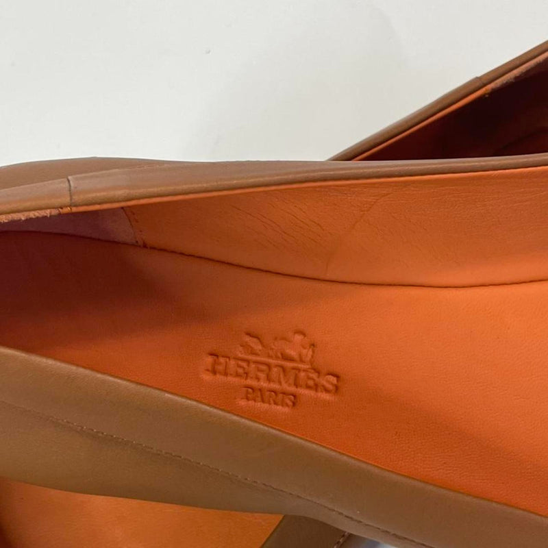 Beautiful Stunning Authentic Hermes Designers (ds) Tan leather Brand New Moccasin Flats.