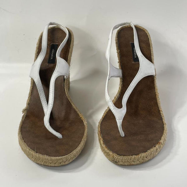 Beautiful Stunning Y2k Vtg White 100% leather Weges Sandals . (S9)