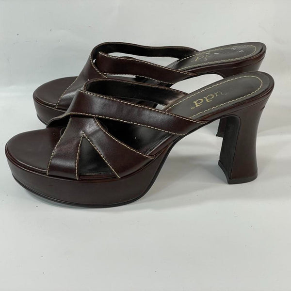 Beautiful Stunning Y2k Vintage brown platform chunky slide pumps by Mudd Slides