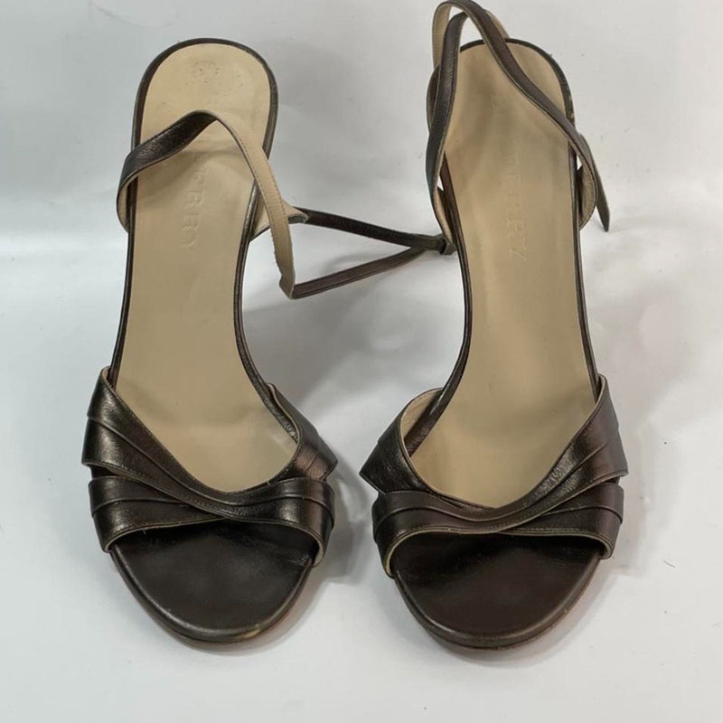 Beautiful Stunning Vintage Authentic Burberry Olive Sandals Pumps