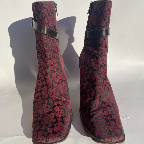 Beautiful Stunning Rare Fined Y2k Vintage100% Leather Sole and linen Burgundy Coach logo embroidered Boots By Coach ! (37.5)