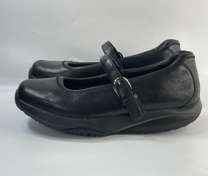 Stunning Beautiful VGT Vintage Leather Chuncky Mary Jane Noire Balle Shoe (39.5)