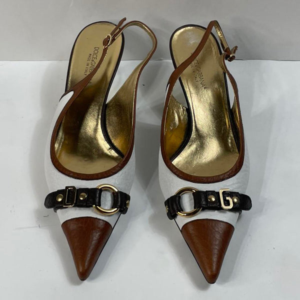 Stunning Two Tone leather Dolce & Gabbana(ds)  Slingback Kitten heels. It’s in perfect exceptional condition