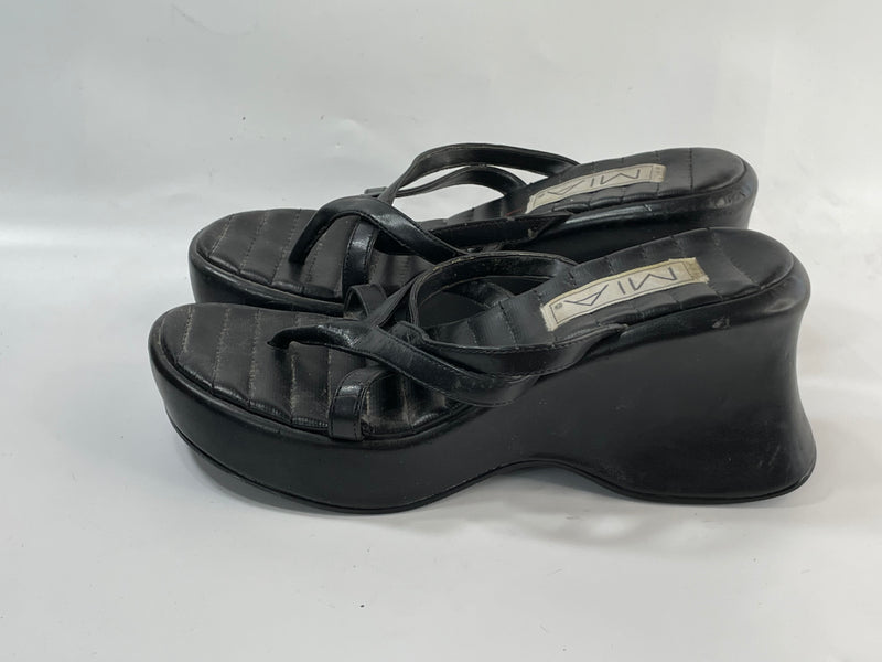 Stunning Beautiful  VTG  Chunky Platform Slides By Mia   (37)