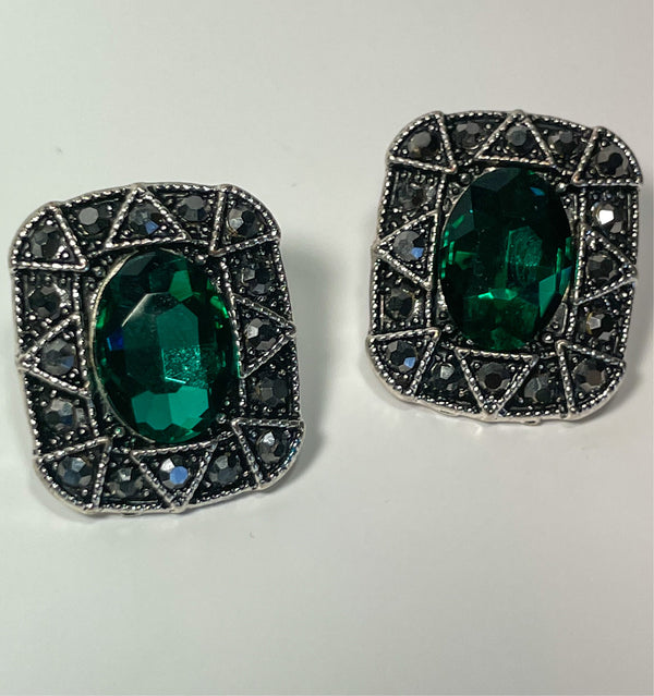 Gorgeous Vintage Green Silver Pin Earrings