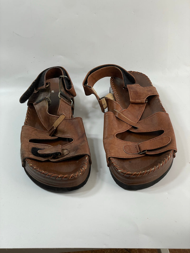 Stunning Beautiful VTG Brown Camel Leather Sandals    (39)