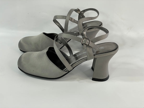 Beautiful Stunning Vintage Silver Mary Jane Heels (8.5)