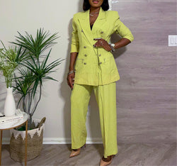 Stunning Beautiful Vintage Lime Noen Green Dani Michael’s Double Button Blazer Pant Suit.