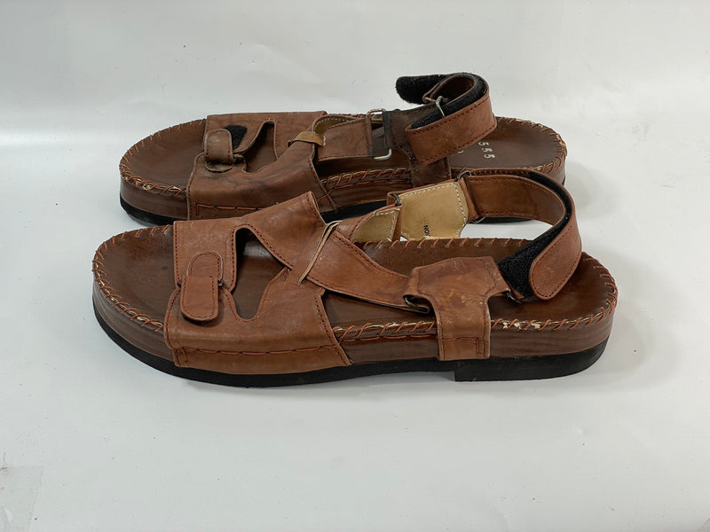 Stunning Beautiful VTG Brown Camel Leather Sandals    (39)