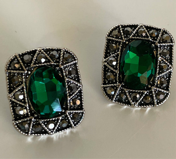 Gorgeous Vintage Green Silver Pin Earrings