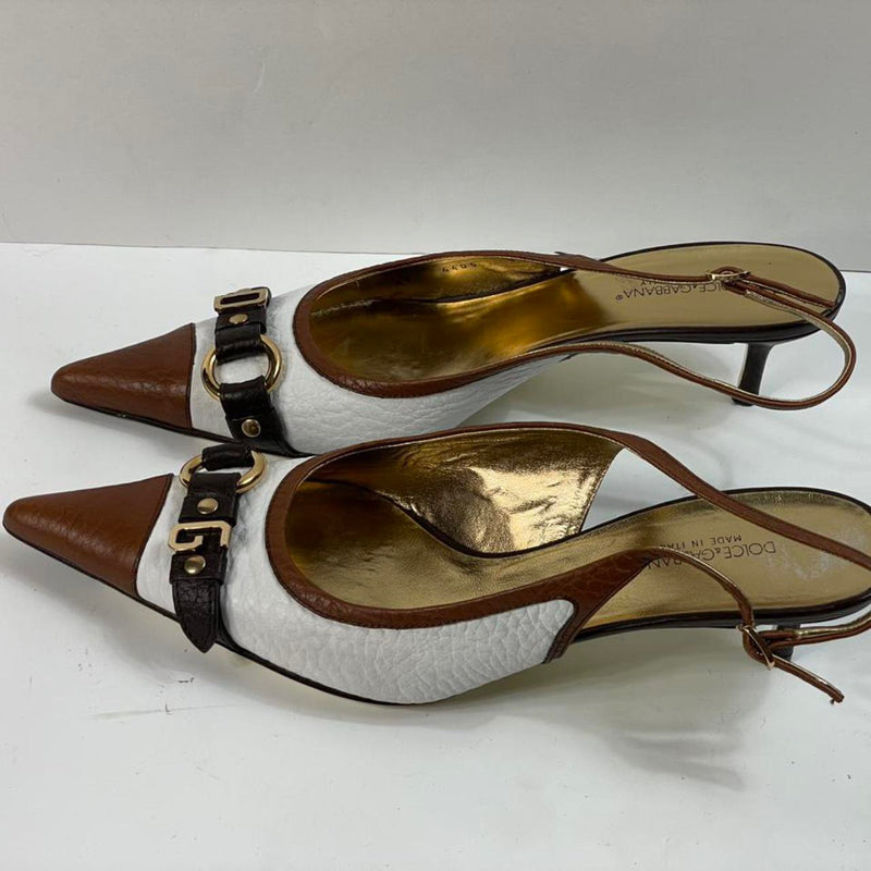 Stunning Two Tone leather Dolce & Gabbana(ds)  Slingback Kitten heels. It’s in perfect exceptional condition