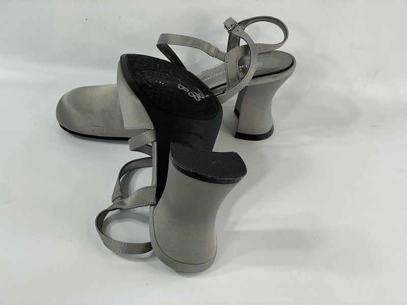 Beautiful Stunning Vintage Silver Mary Jane Heels (8.5)