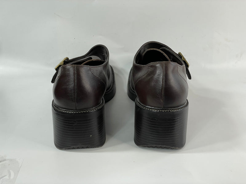 Stunning Beautiful Vintage Chocolate Brown Loafers With Buckles. (8.5)