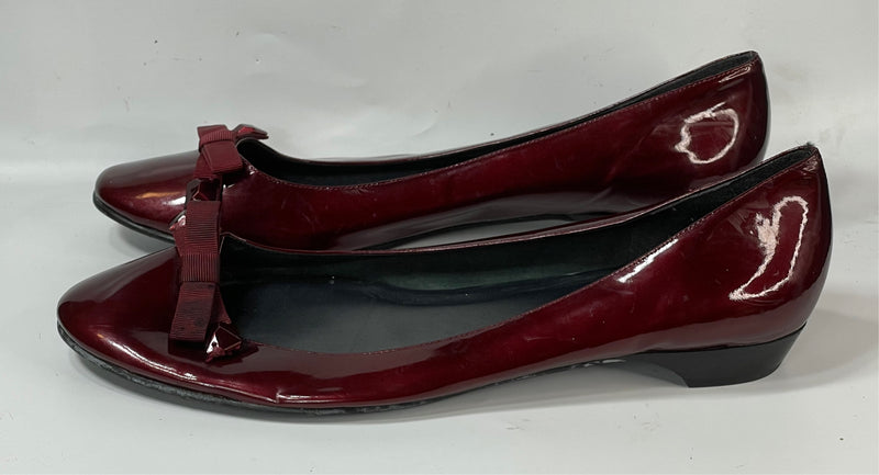 Stunning Beautiful Y2K Designer(DS) Shinny Burgundy Leather Flats By Stuart Wietzman. (11)