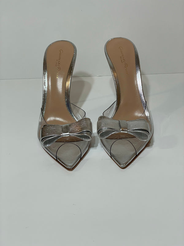 Metallic Silver Gianvito Rossi Mules Heels. (40).        (DS)