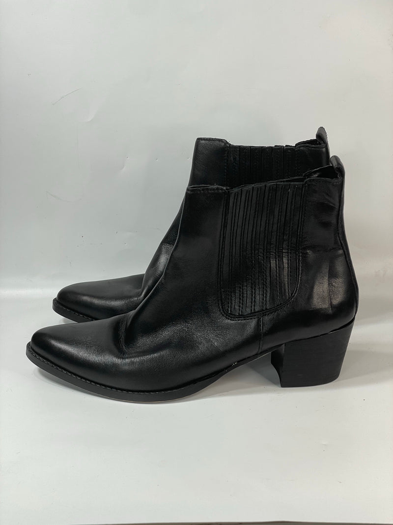 Stunning Beautiful Brand New Noire Leather Mid-calf Boots By Aldo. (11)