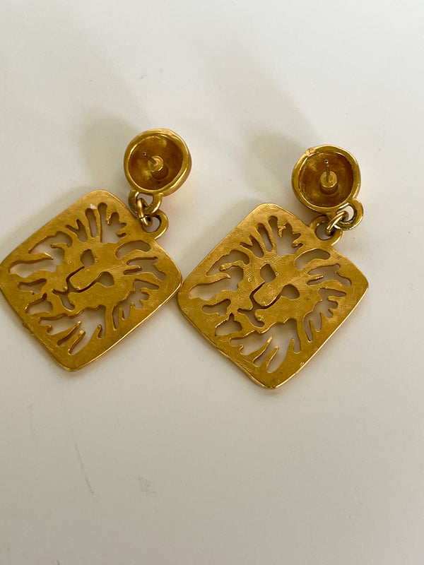 Beautiful Vintage Gold tone Earrings