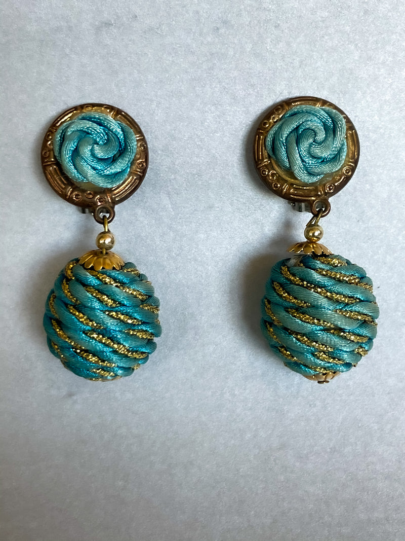 Beautiful Vintage Dropping Earrings